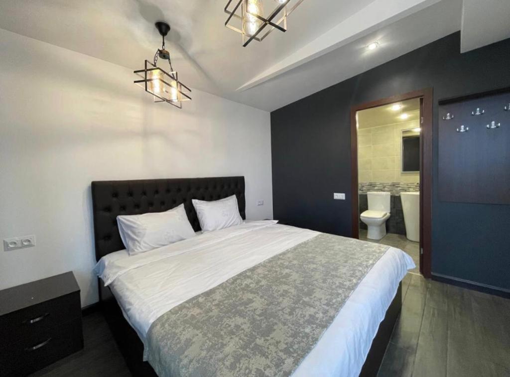 Days Hotel 耶烈万 外观 照片