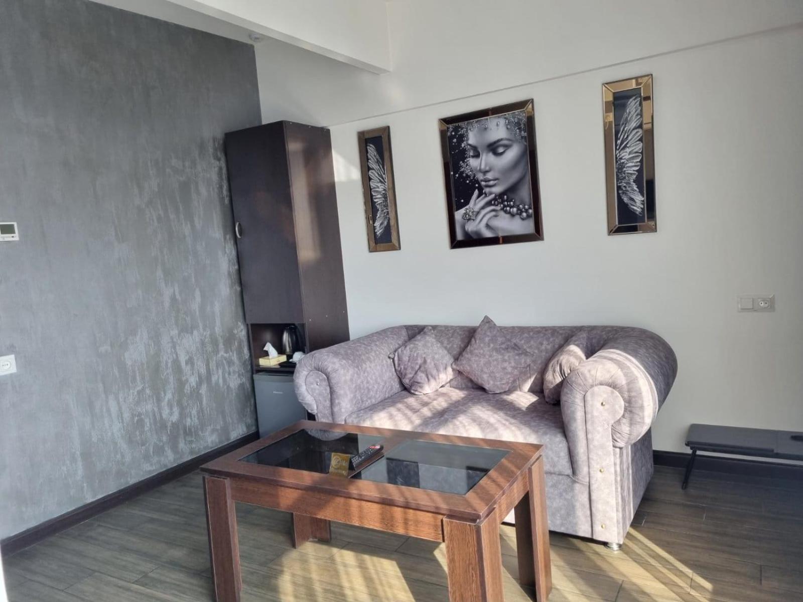 Days Hotel 耶烈万 外观 照片