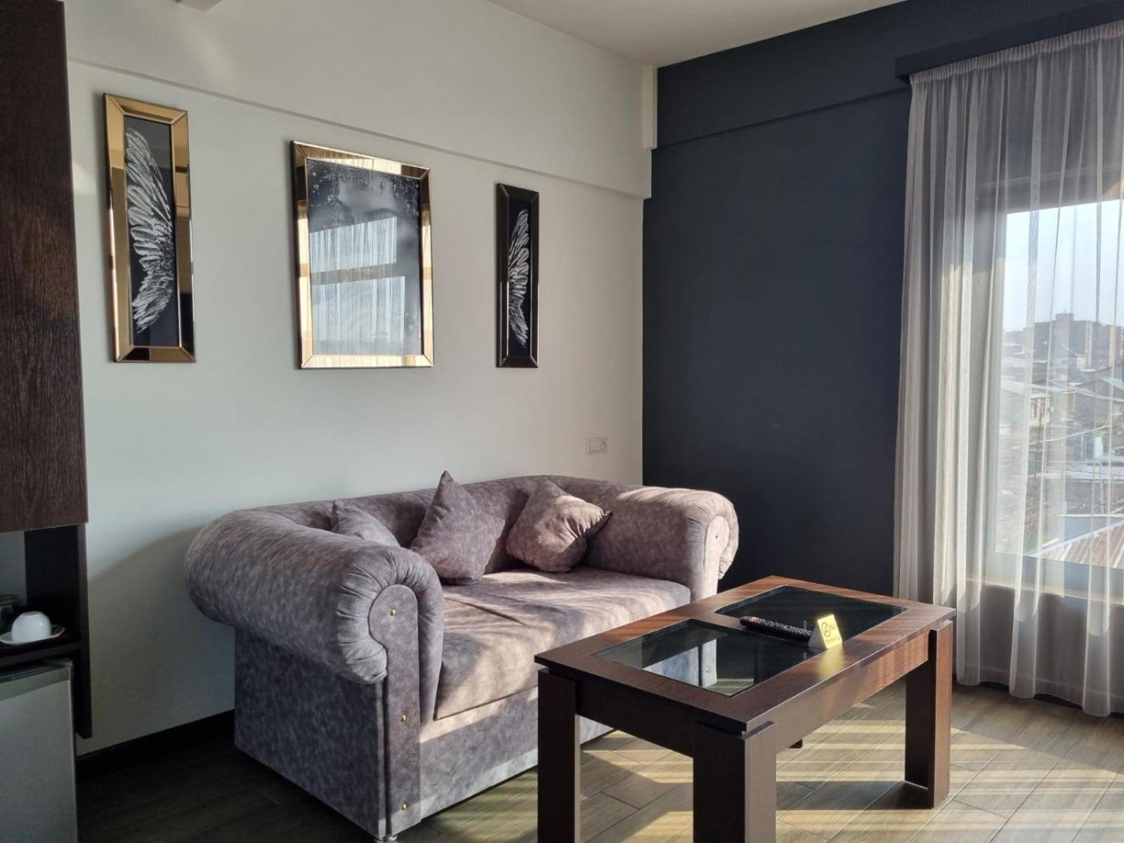Days Hotel 耶烈万 外观 照片