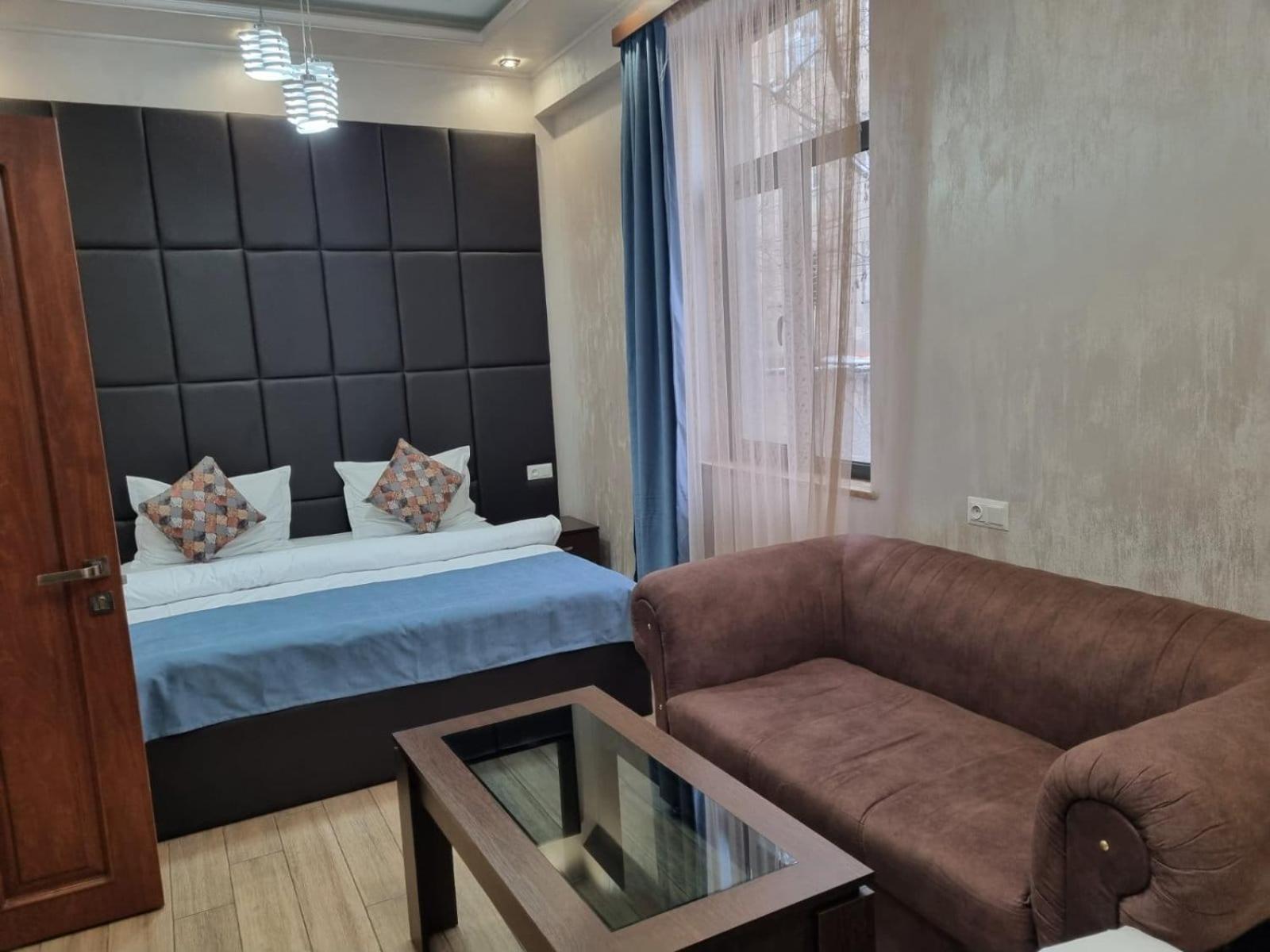 Days Hotel 耶烈万 外观 照片